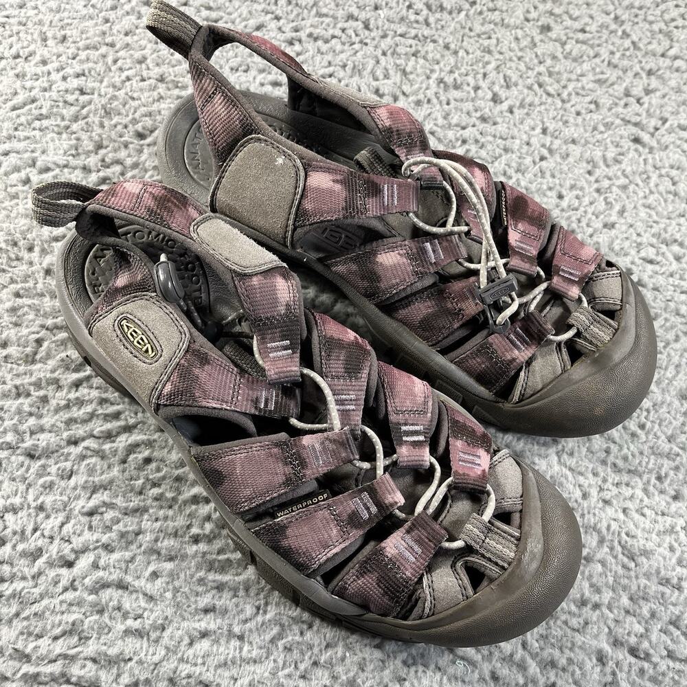 Keen Newport H2 Closed Toe Waterproof Hiking Water Sandals Men's Size 9 Mauve